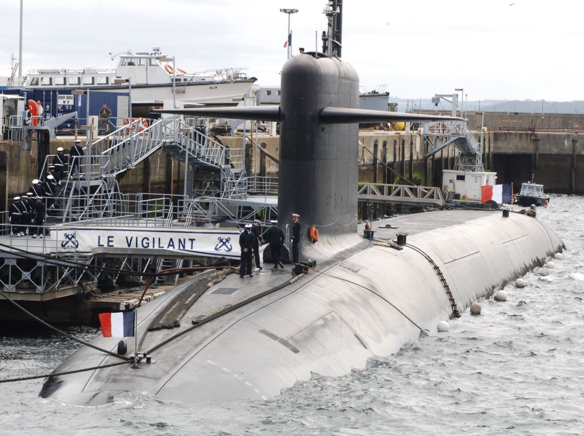 Alertă în Franța: cinci drone au fost detectate deasupra bazei navale Île Longue care găzduiește submarinele nucleare ale țării