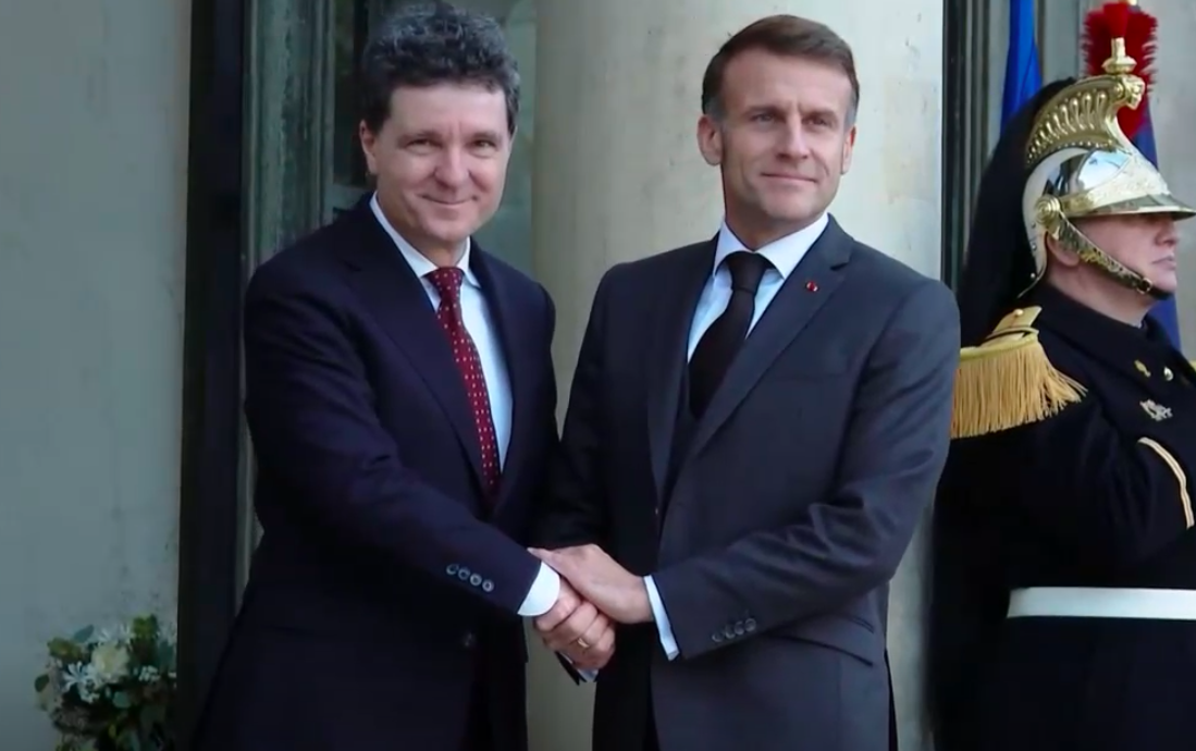 Nicușor Dan, întâlnire crucială pentru securitatea României cu Emmanuel Macron. Președintele vrea să cumpere armament din Franța