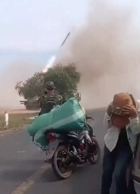 Atacurile dintre Cambodgia și Thailanda continuă, în timp ce telefonul lui Trump întârzie să apară. Soldații au folosit sisteme de rachetă în apropierea civililor