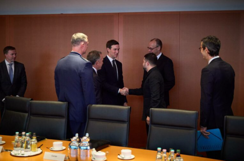 Zelenski și emisarii lui Trump vor continua negocierile de pace la Berlin. Witkoff: „S-au făcut multe progrese”