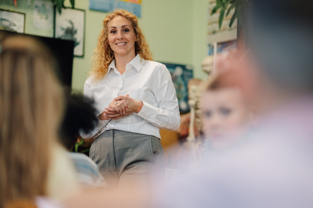 Salariile profesorilor în funcție de experiență. Diferențele dintre cei care au 5,10 sau 20 de ani în domeniu