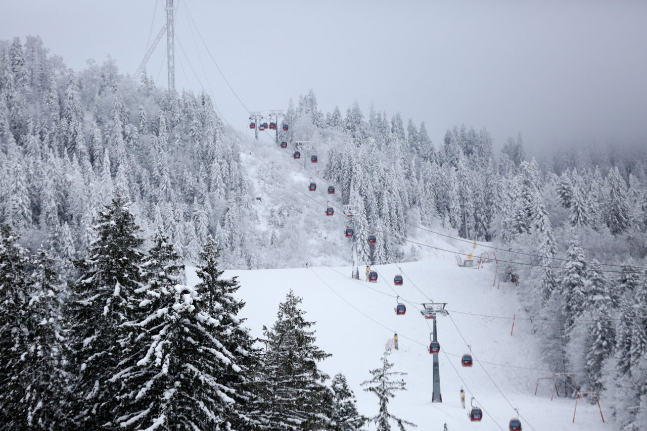 Turiști blocați în telescaun, la Straja, la două zile de la deschiderea sezonului de schi în stațiune