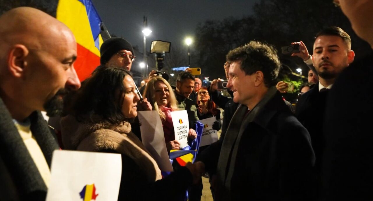 Patrick André de Hillerin se întreabă ce caută Nicușor Dan la Londra, dacă nu se întâlnește cu niciun oficial: „Erau reduceri de Crăciun pe undeva”