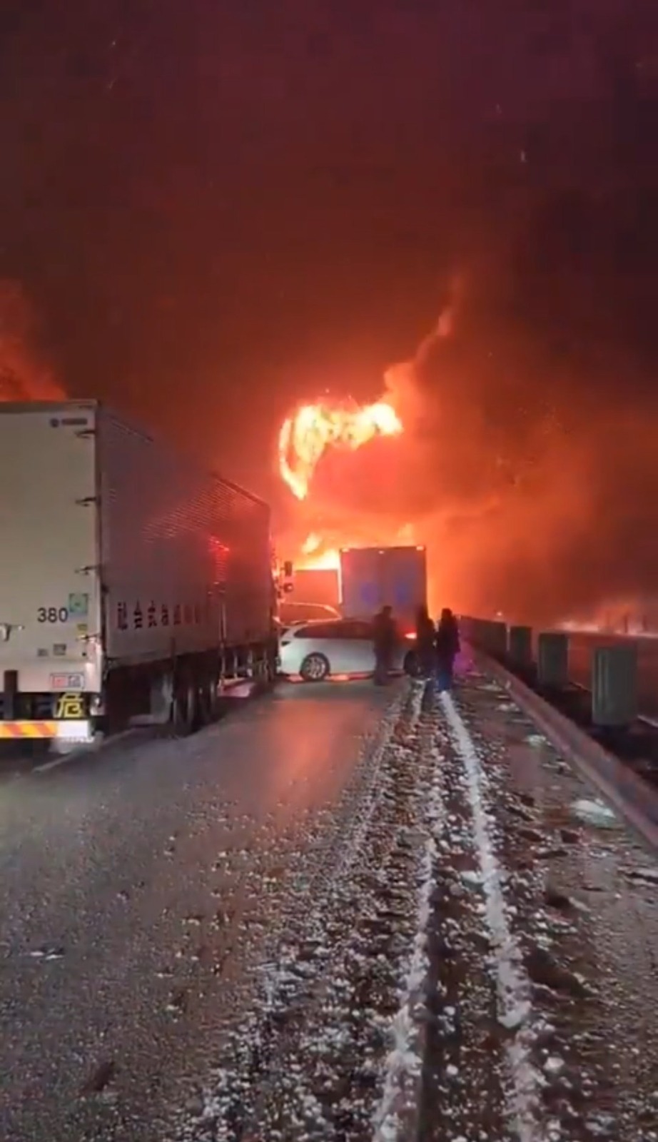 Accident în lanț cu zeci de mașini pe o autostradă din Japonia. Doi mort și 26 răniți