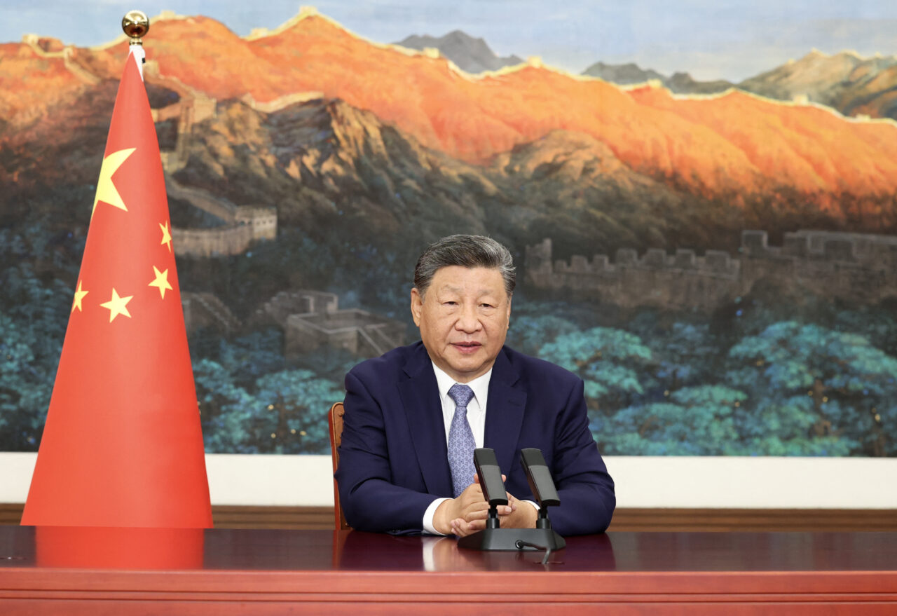 Scăderea investițiilor în China duce la cele mai slabe vânzări cu amănuntul din ultimii trei ani. Reacția furioasă a lui Xi Jinping