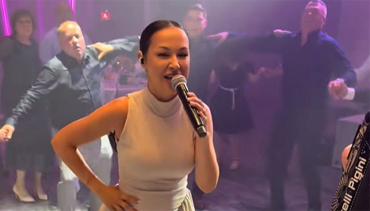 Câți bani cere Vlăduța Lupău să cânte la o nuntă în 2026. Suma era uriașă!