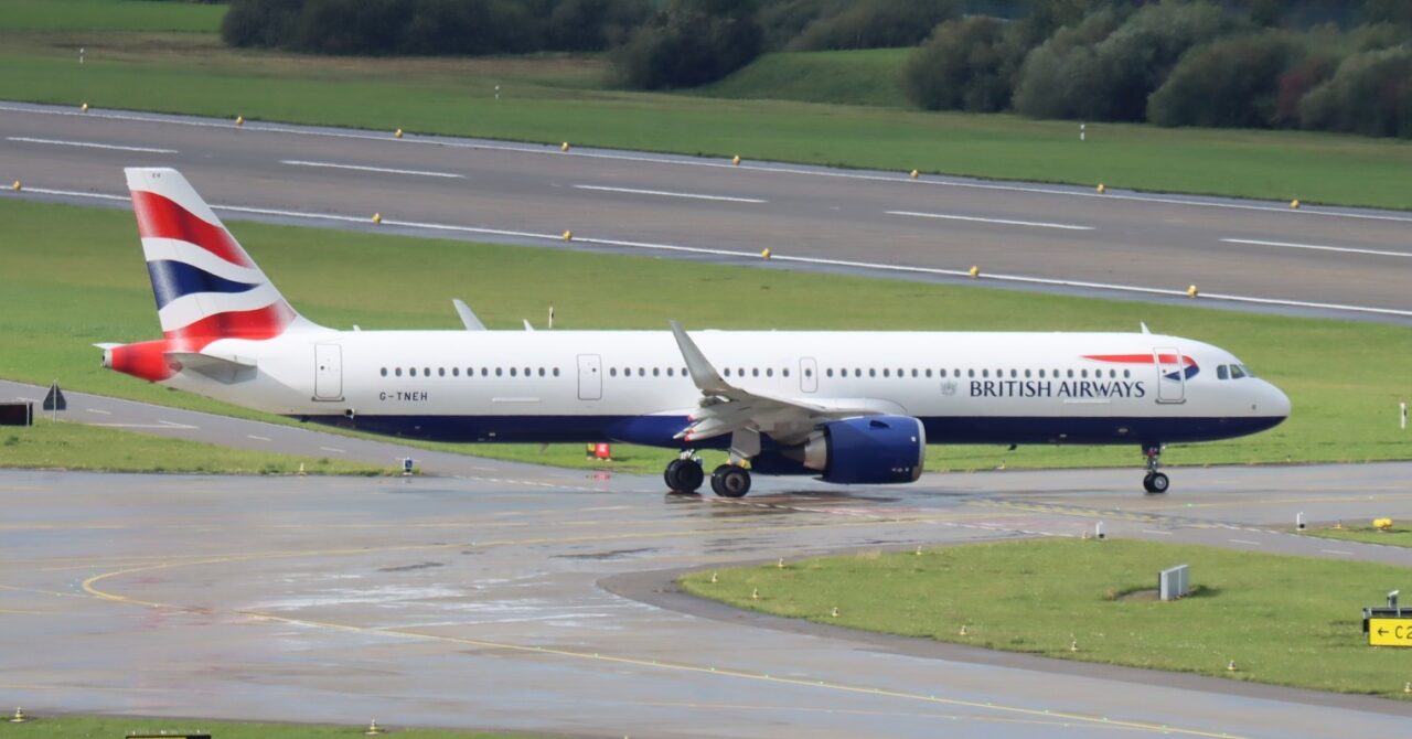 Semnalele unui război în Iran: Mai multe companii aeriene occidentale au anulat zborurile către țări din Orientul Mijlociu