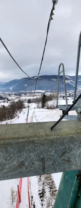 Sabotaj la Pârtia Bucovina din Câmpulung Moldovenesc. Cablurile electrice ale teleschiului au fost tăiate