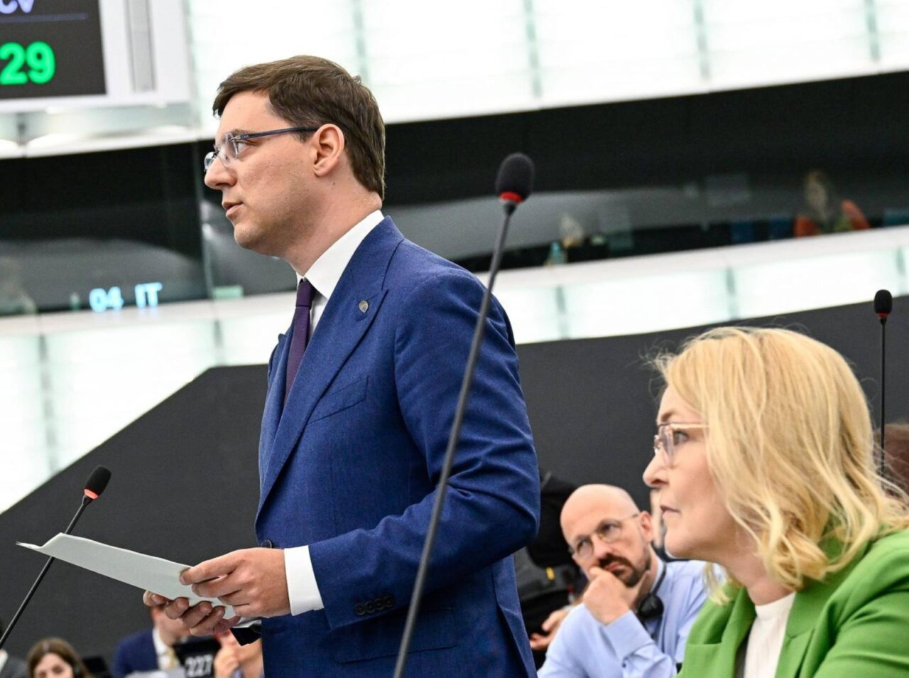 Victor Negrescu propune în PE o taxă UE pe profitul firmelor de jocuri de noroc și pariuri online. Veniturile se vor îndrepta spre educație