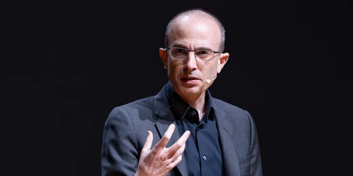 Cel mai tulburător discurs de la Davos. Celebrul Harari: „Inteligența Artificială nu este o unealtă, este un agent care poate conduce omul”