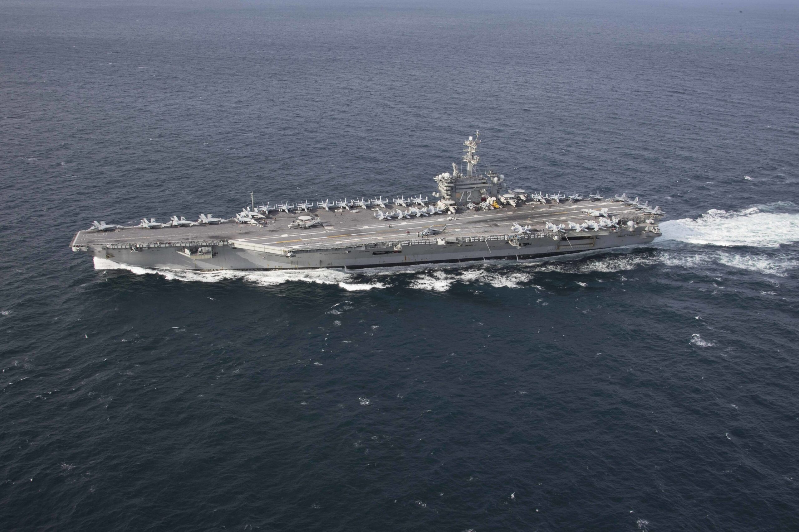 Iranienii susțin că au lovit un portavion american