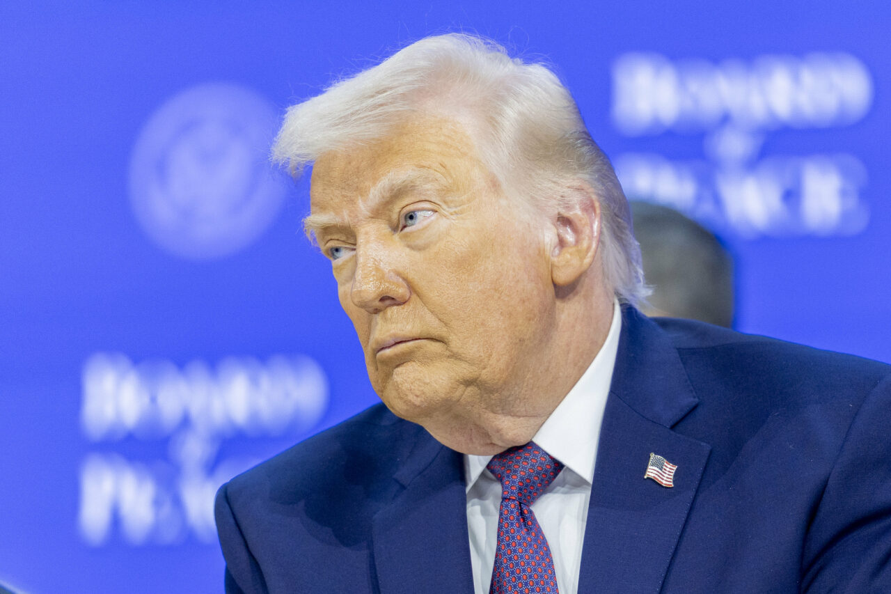 Trump spune că poartă discuții cu Iranul: „Ultima oară când am negociat, a trebuit să le lovim centralele nucleare”