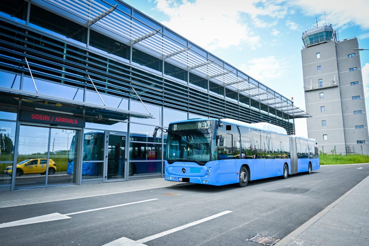 Un bărbat a murit cu zile, într-un autobuz din Sibiu, pentru că pasagerii nu l-au anunțat pe șofer. Motivul este incredibil