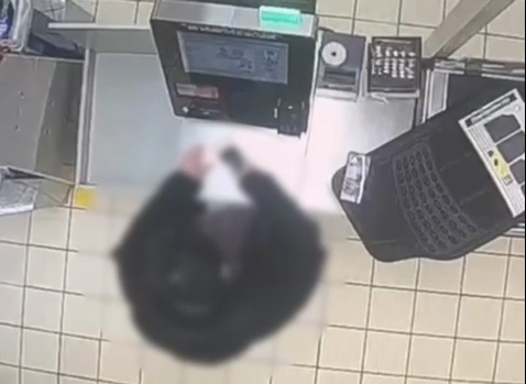 Bucureștean reținut pentru furt și înșelăciune, fiind acuzat că folosea fraudulos casele self-pay într-un magazin din sectorul 2. Cum acționa bărbatul