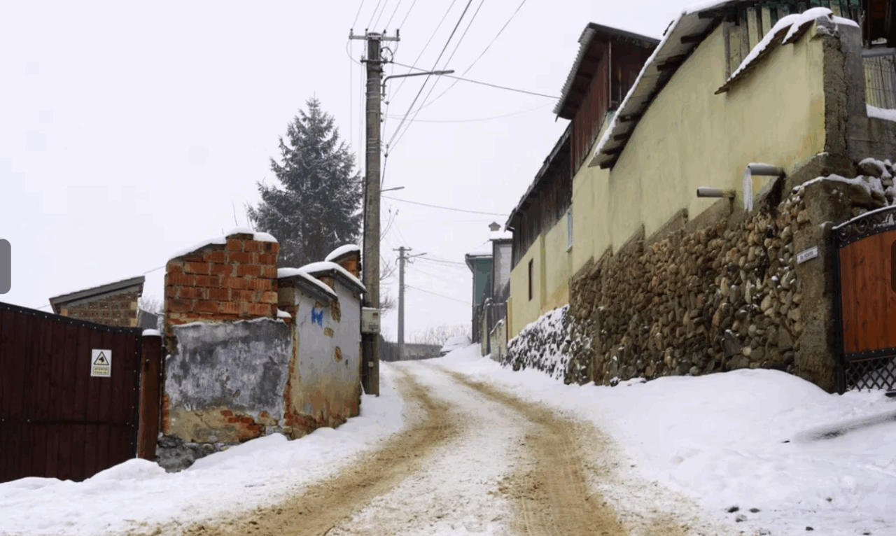 Derdelușul care l-a inspirat pe George Coșbuc. Orașul în care există încă „Iarna pe uliță” 