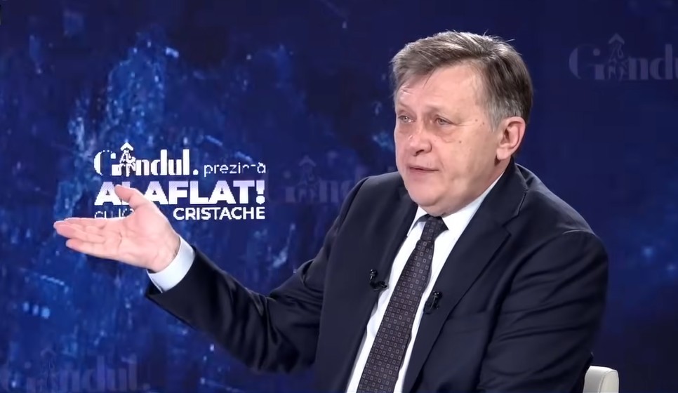 Crin Antonescu: Nu mă așteptam să fie atât de rău cu Nicușor Dan președinte/Totul e la nivel de caricatură/Președintele pare dus de mână pe la reuniuni