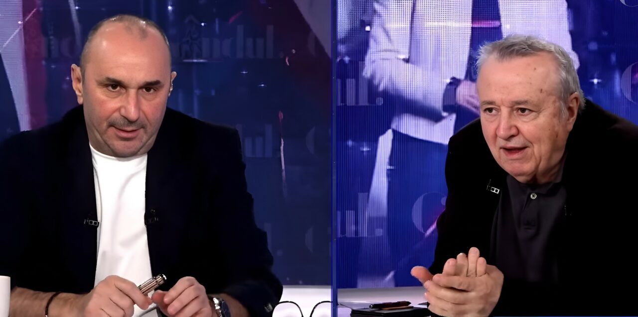 Ion Cristoiu: „Nu înțeleg de ce Nicușor Dan apare singur pe pista aeroportului. Trebuia să fie însoțit de ambasadorul României la Paris”