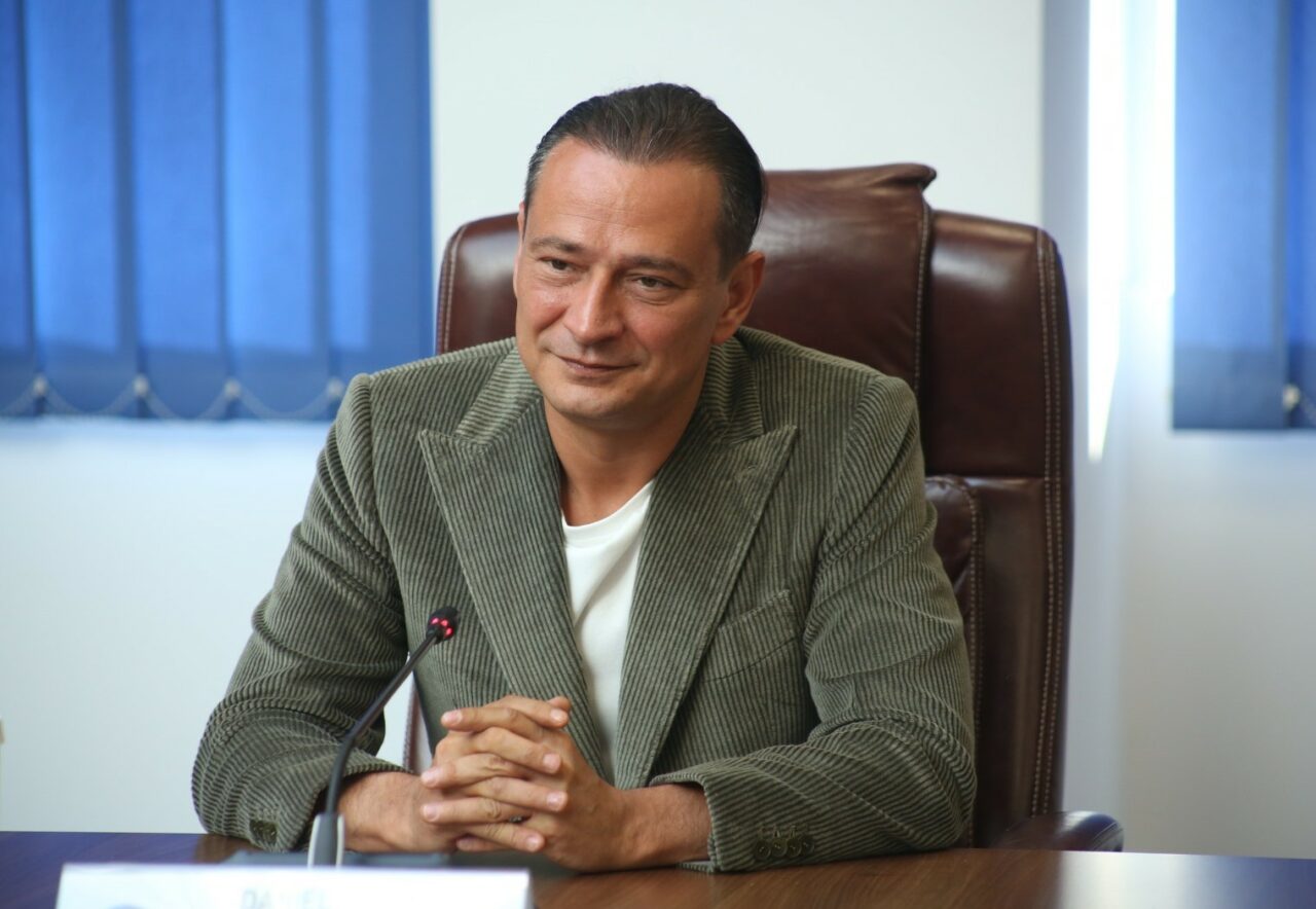 Școală care își produce singură energia, în sectorul condus de Daniel Băluță: ”Construim, de la zero, o clădire nouă, la standarde moderne”