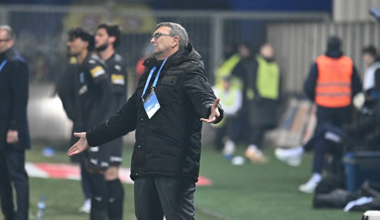 Eugen Neagoe și-a distrus jucătorii după ce Petrolul a fost ÎNVINSĂ cu 4-0 în Superliga. „Le-am dat pase să dea ei goluri”