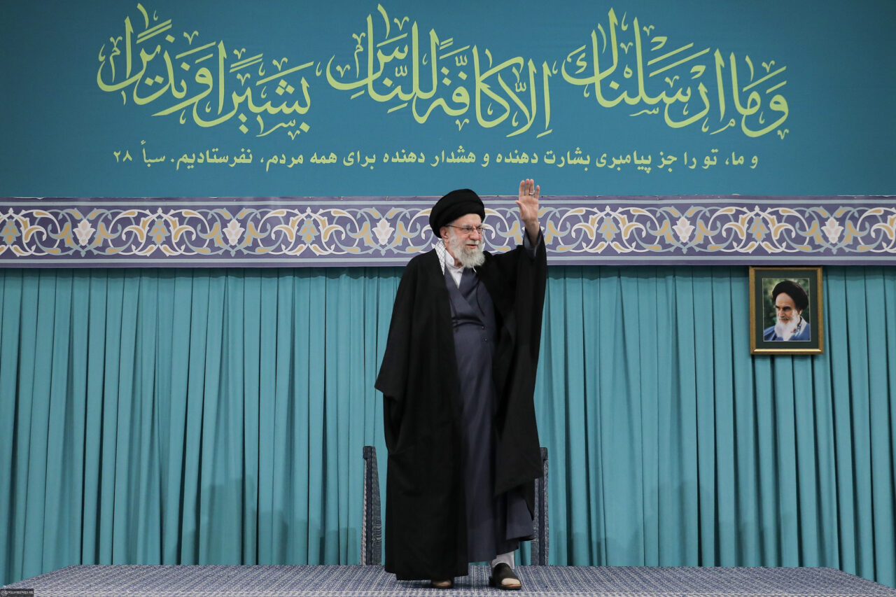 Liderul suprem al Iranului, Ali Khamenei, acuză: ”A fost o revoltă americană. Americanii au plănuit-o. Președintele SUA este un criminal”. Care este situația în Iran