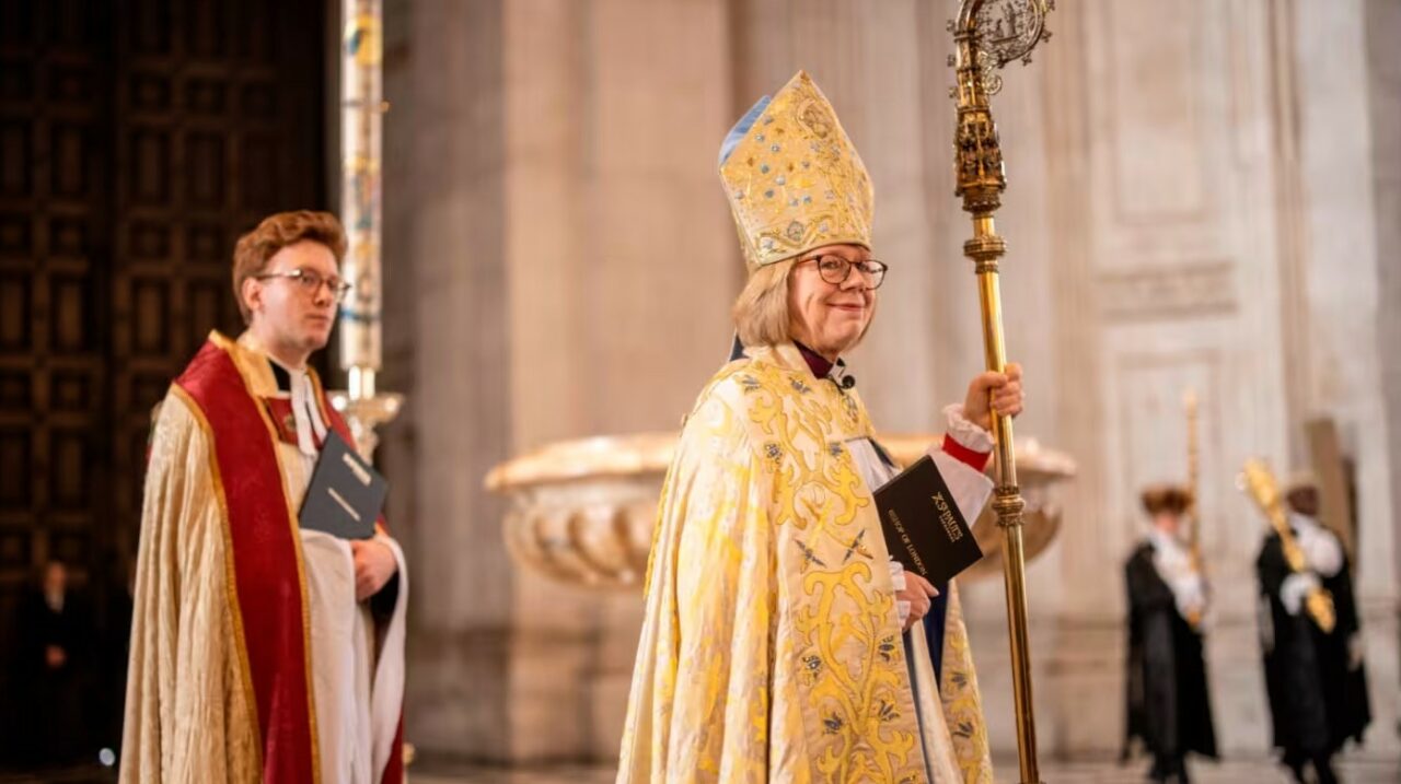 Sarah Mullally a devenit al 106-lea Arhiepiscop de Canterbury și prima femeie din lume care conduce o Biserică