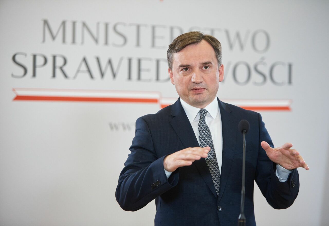 Fostul ministru al Justiției din Polonia, urmărit pentru deturnare de fonduri, a primit azil politic în Ungaria