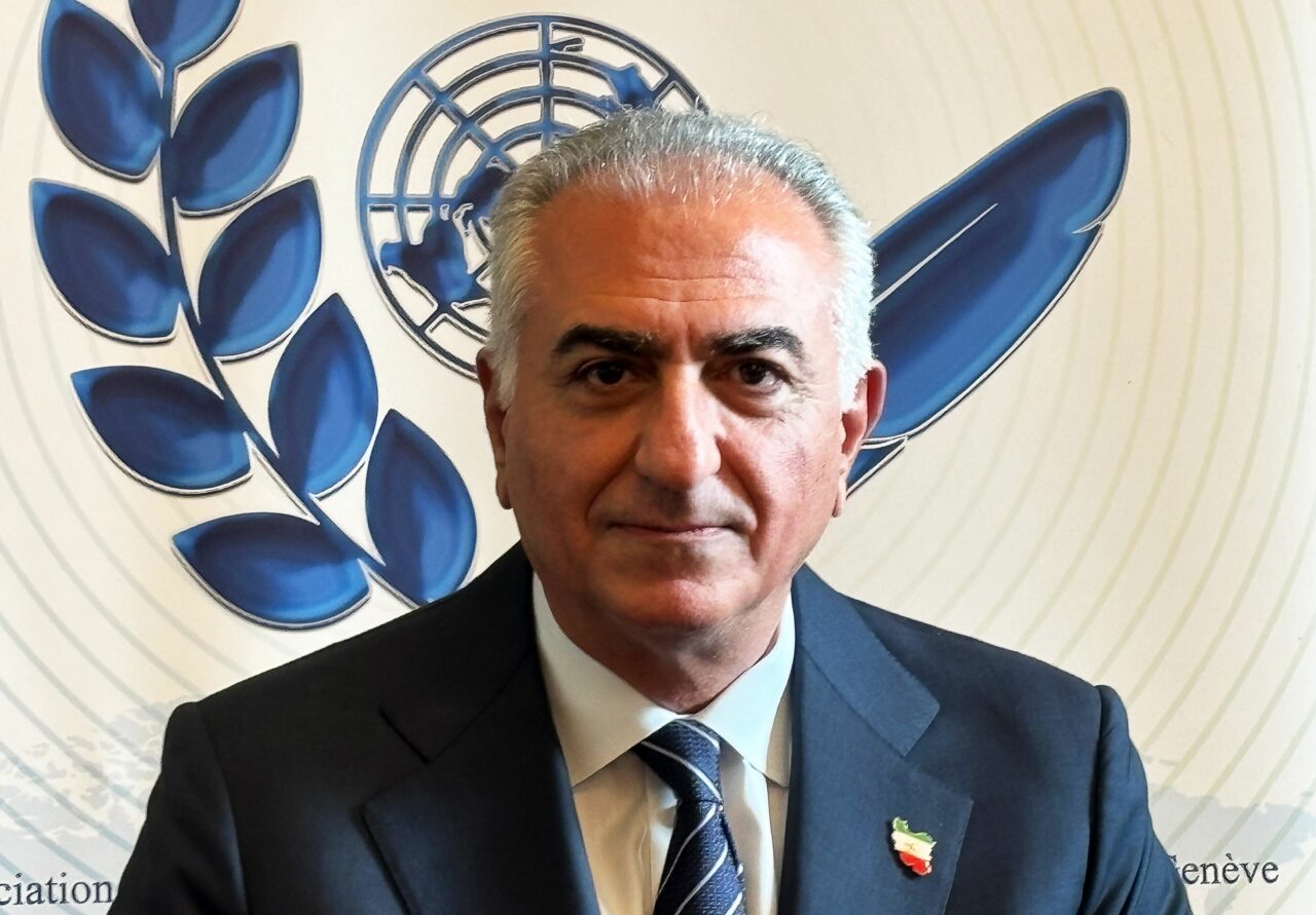 Război în Orientul Mijlociu, ziua 862. Fiul fostului șah al Iranului, Reza Pahlavi, se declară pregătit să asigure tranziția la putere