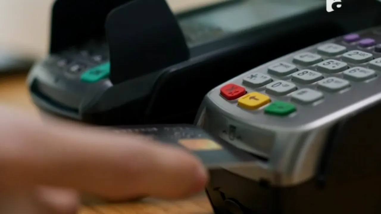 Un român a fost lăsat fără 50.000 de lei în urma unei escrocherii. Cum l-au păcălit fraudatorii