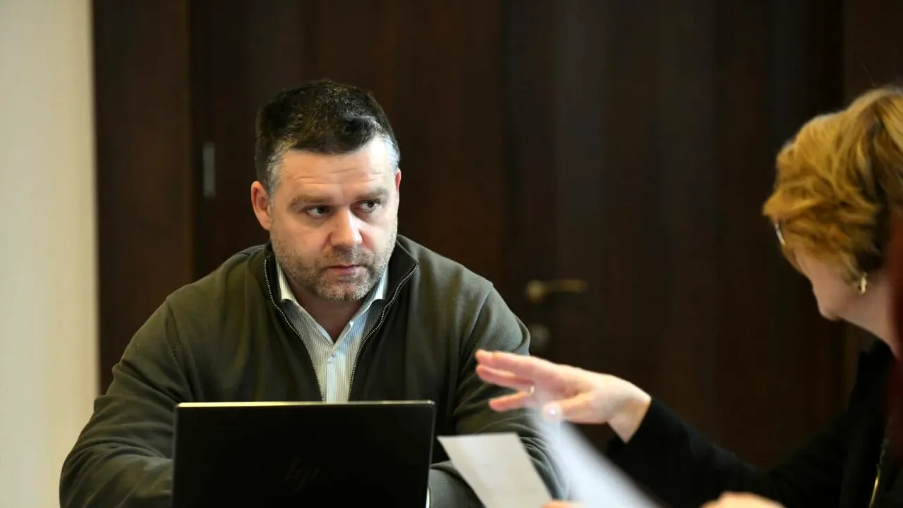 Ciprian Ciucu cheamă primarii de sector să discute bugetul Primăriei Capitalei. Întâlnirea are loc la Guvern, în lipsa premierului Bolojan