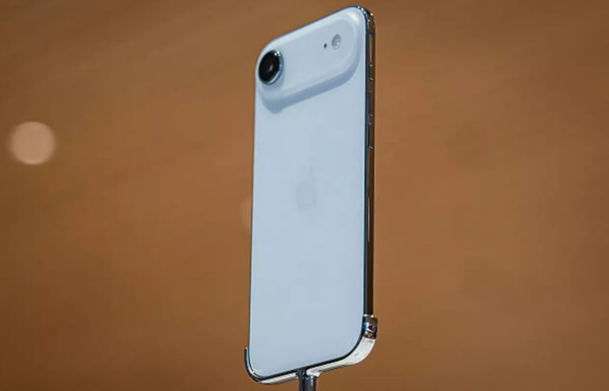 Cel mai subțire iPhone de la Apple a fost micșorat la preț. Cu cât se vinde pe Amazon