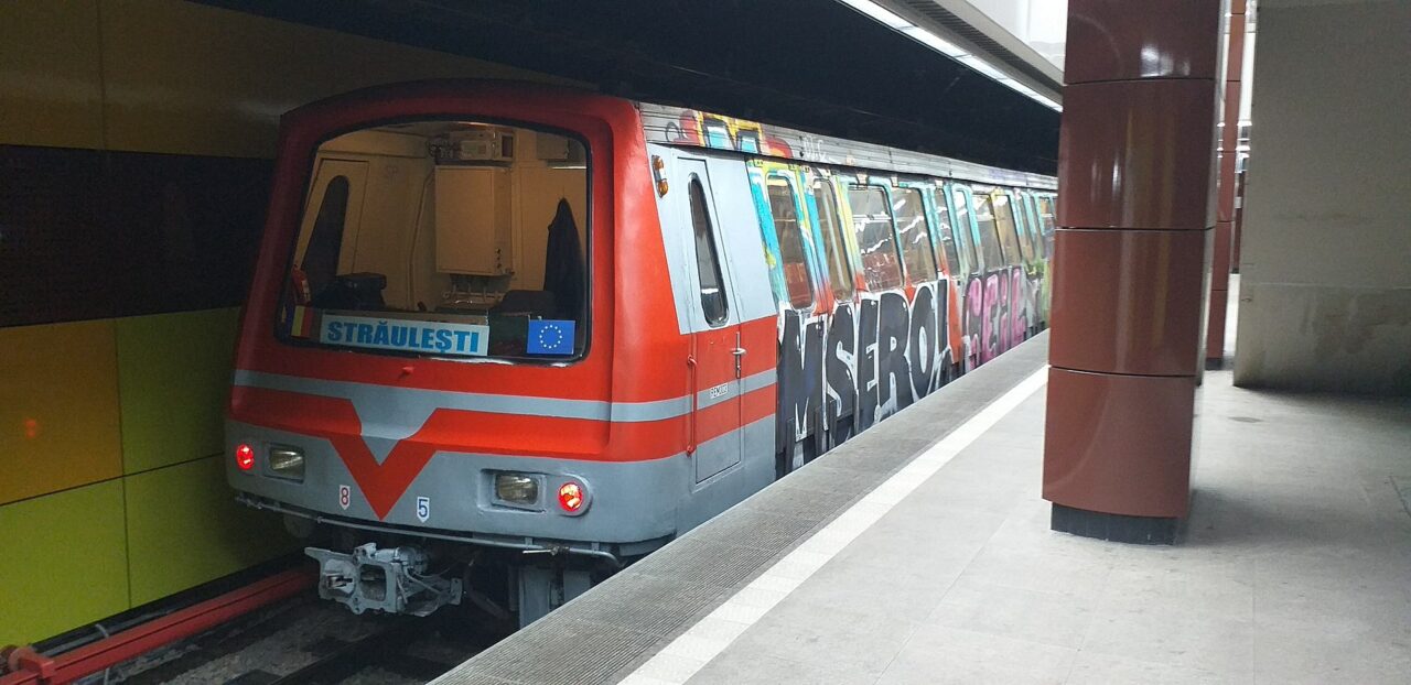 Incident grav: un metrou a deraiat pe Magistrala 4 din București, în stația Laminorului. Se va circula pe un singur fir pe perioadă nedeterminată
