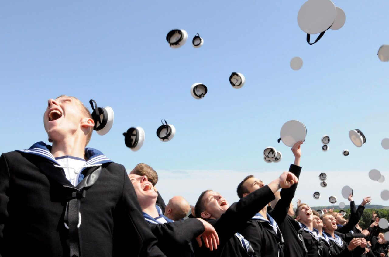 Marinarii din Armata Britanică nu mai au voie să bea pe mare. Decât puțin. Care este limita de alcool consumat