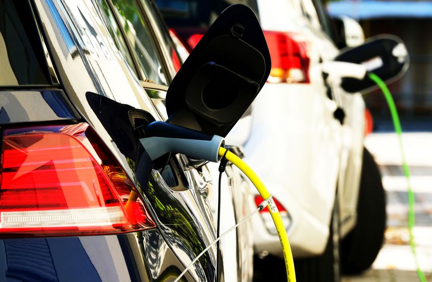 Mașinile hibride preferate de europeni în 2025. Cum a evoluat piața auto în ultimul an