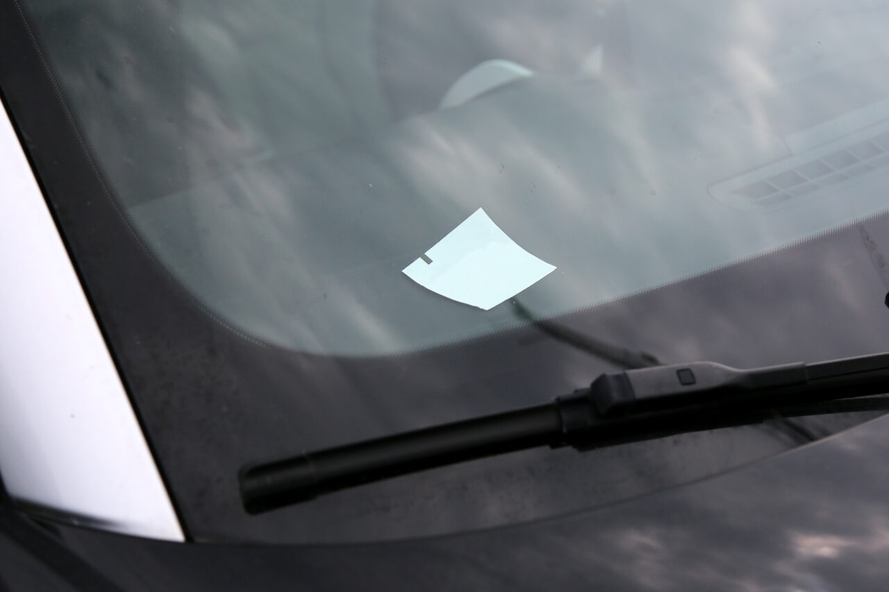 Metoda „Biletul” face ravagii printre șoferi. Cum ajung aceștia să fie victime ale hoților