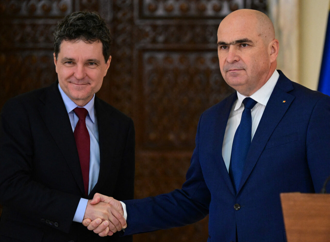 E oficial: premierul Ilie Bolojan preia interimatul la Ministerul Educației. Nicușor Dan a semnat decretul