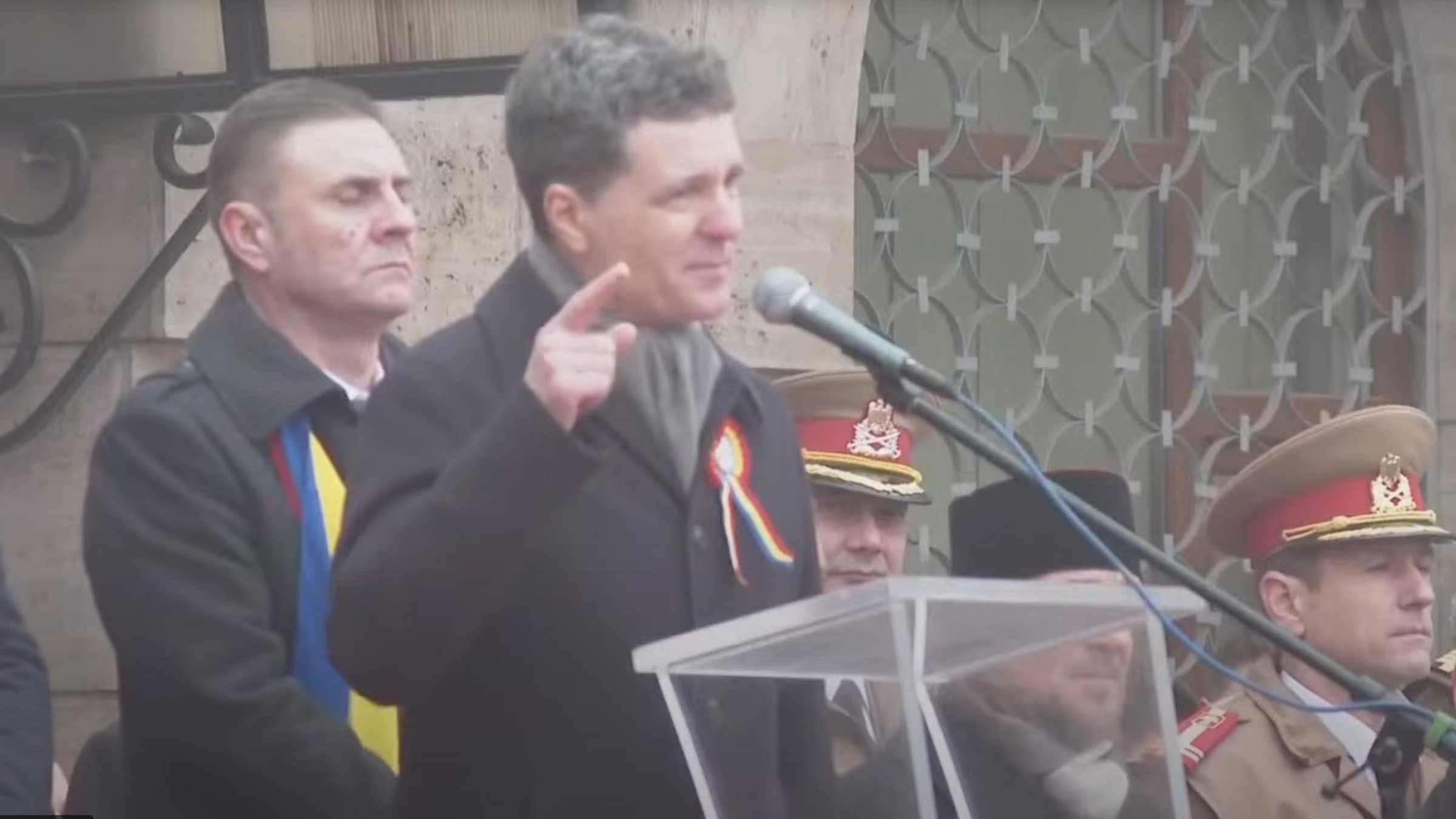 Huiduielile împotriva lui Nicușor Dan, sancționate drastic
