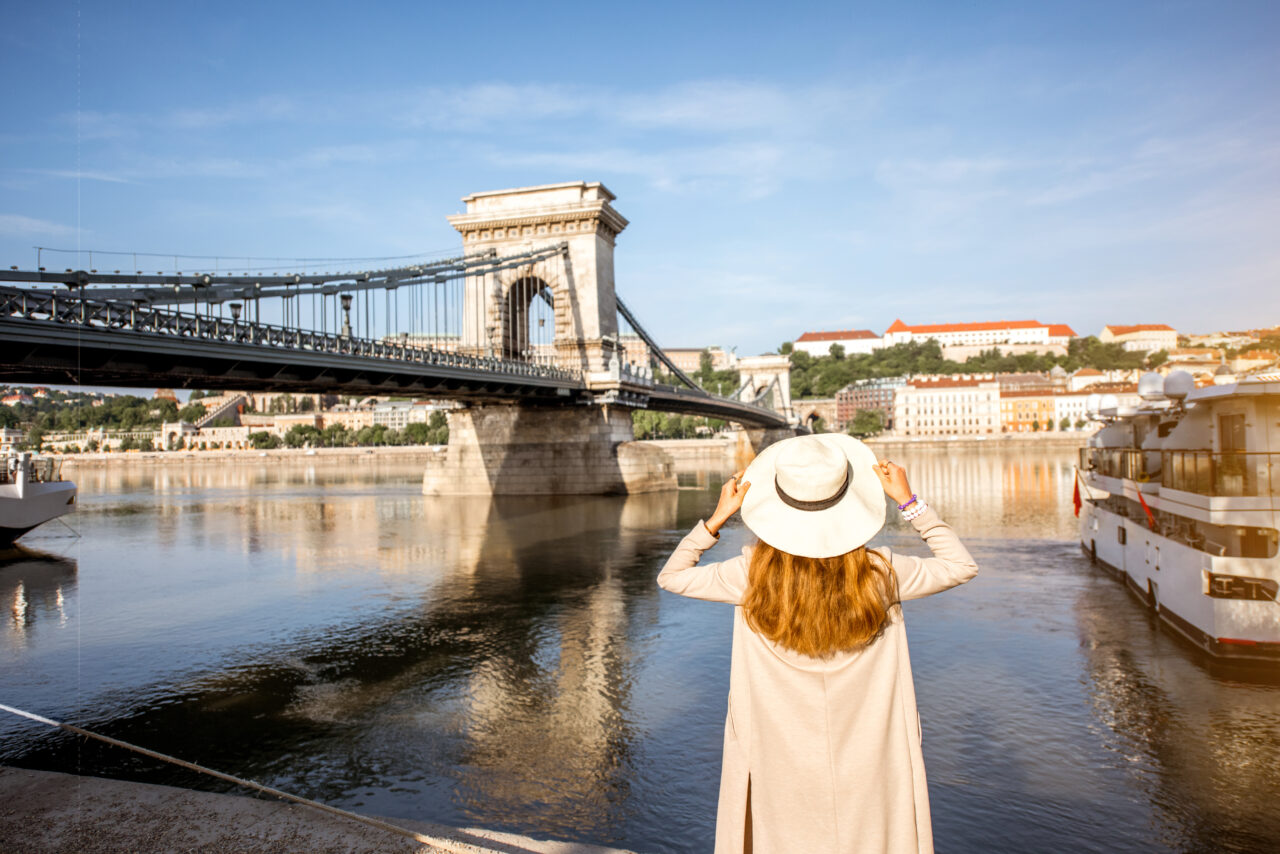 Orașul european în care 8 din 10 turiști sunt români. Trecerea graniței e mai facilă, după intrarea în Schengen. „E scris în limba română peste tot”