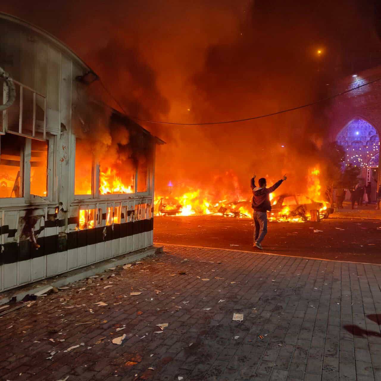 Iranul își închide spațiul aerian și își ridică aeronavele de luptă. Reuters: Semnalele arată că un atac american este iminent în Iran