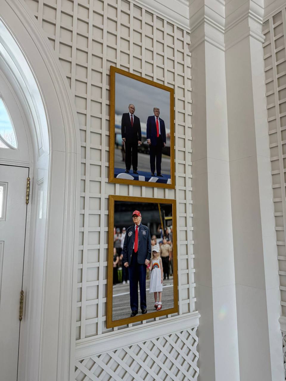 Trump își expune fotografia cu Putin la Casa Albă, după ce i-a „trolat“ pe Biden și Obama pe „Aleea Celebrităților Prezidențiale”