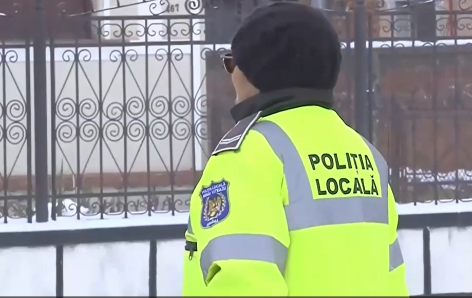 Cinci minori au furat de la alt copil bonurile obţinute în urma reciclării unor ambalaje, în zona unui supermarket din Bistriţa