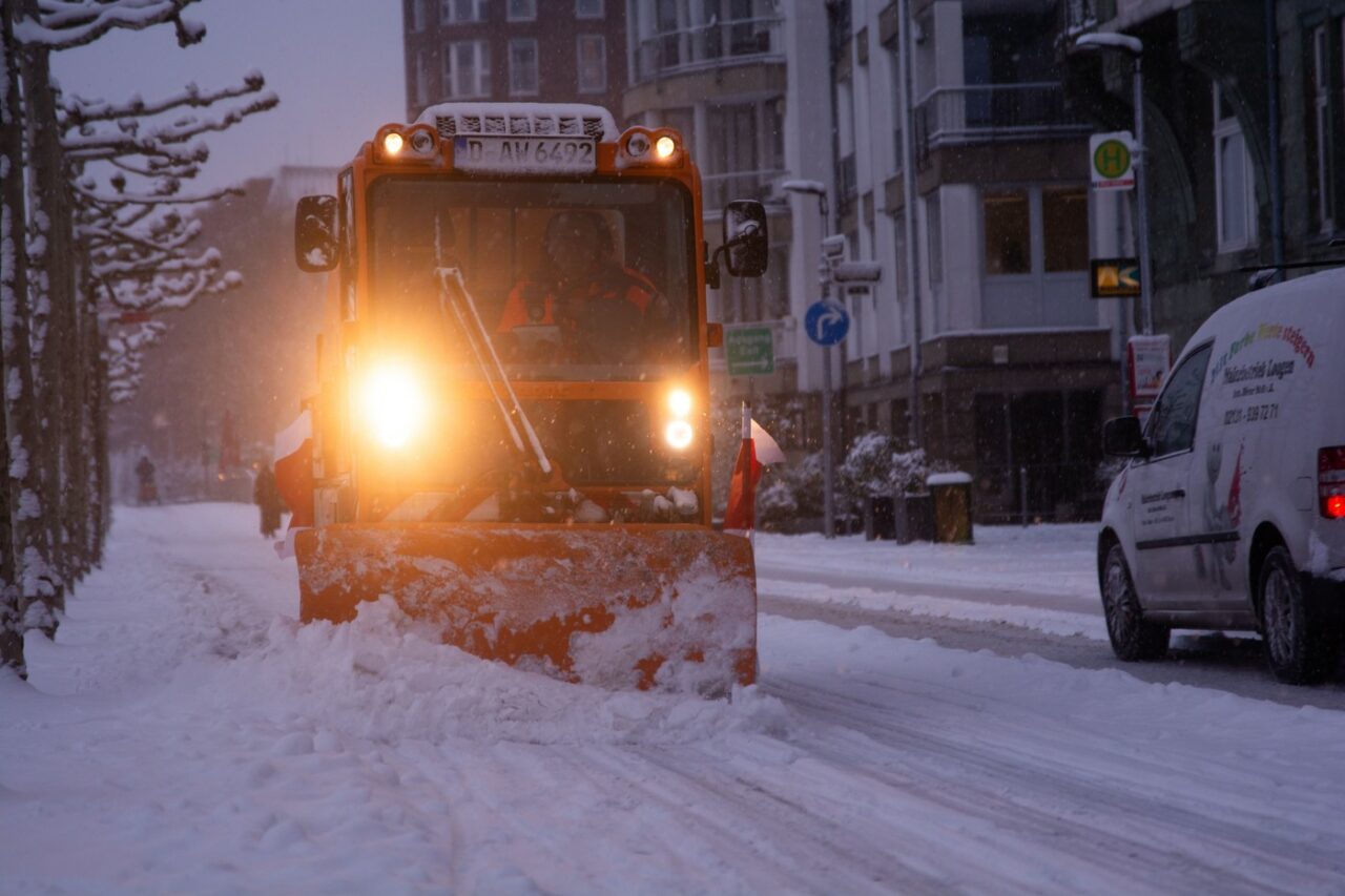 Furtunile de zăpadă Goretti și Elli fac ravagii în Europa. Sute de mii de oameni fără curent, rafalele de vânt de peste 213 km/h