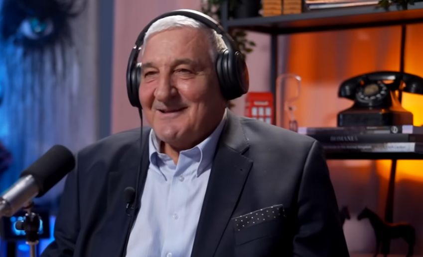 Cât îl costă pe Rică Răducanu tratamentul pentru genunchi. ”Fac o dată la 6 luni”