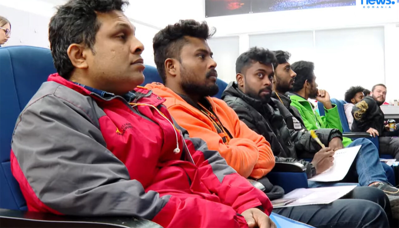 Salarii nepalezi în România 2026 | Câți bani câștigă ca livratori, bucătari, muncitori în construcții, personal de curățenie și lucrători din depozit