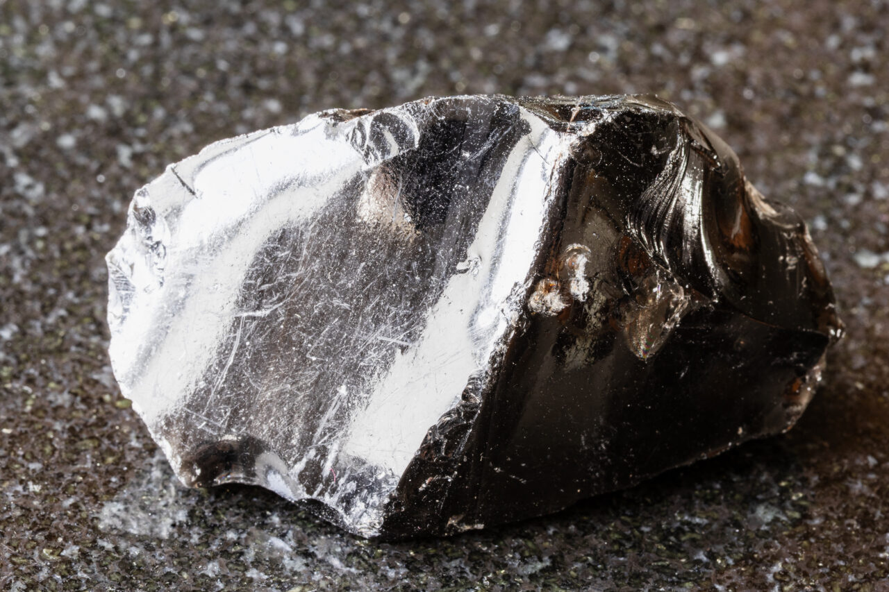 Cea mai neagră zi pentru argint din 1980. De ce s-au prăbușit aurul și argintul. Dolarul se întărește, investitorii închid poziții rapid