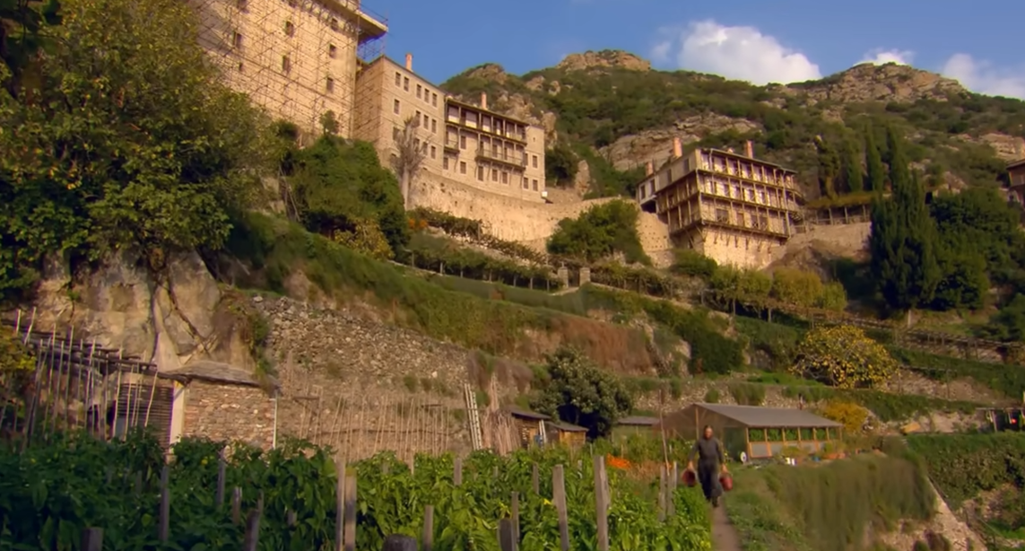 Un val mare de credincioși români a „inundat” Muntele Athos de Crăciun. Număr record de vizitatori în 2025