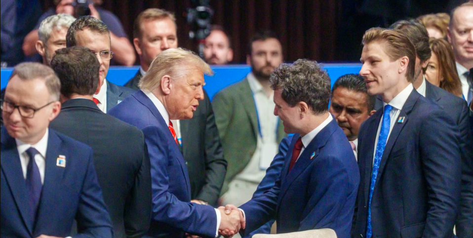 Nicușor Dan nu va merge la Forumul de la Davos, unde participă și Donald Trump. Cine reprezintă România – SURSE