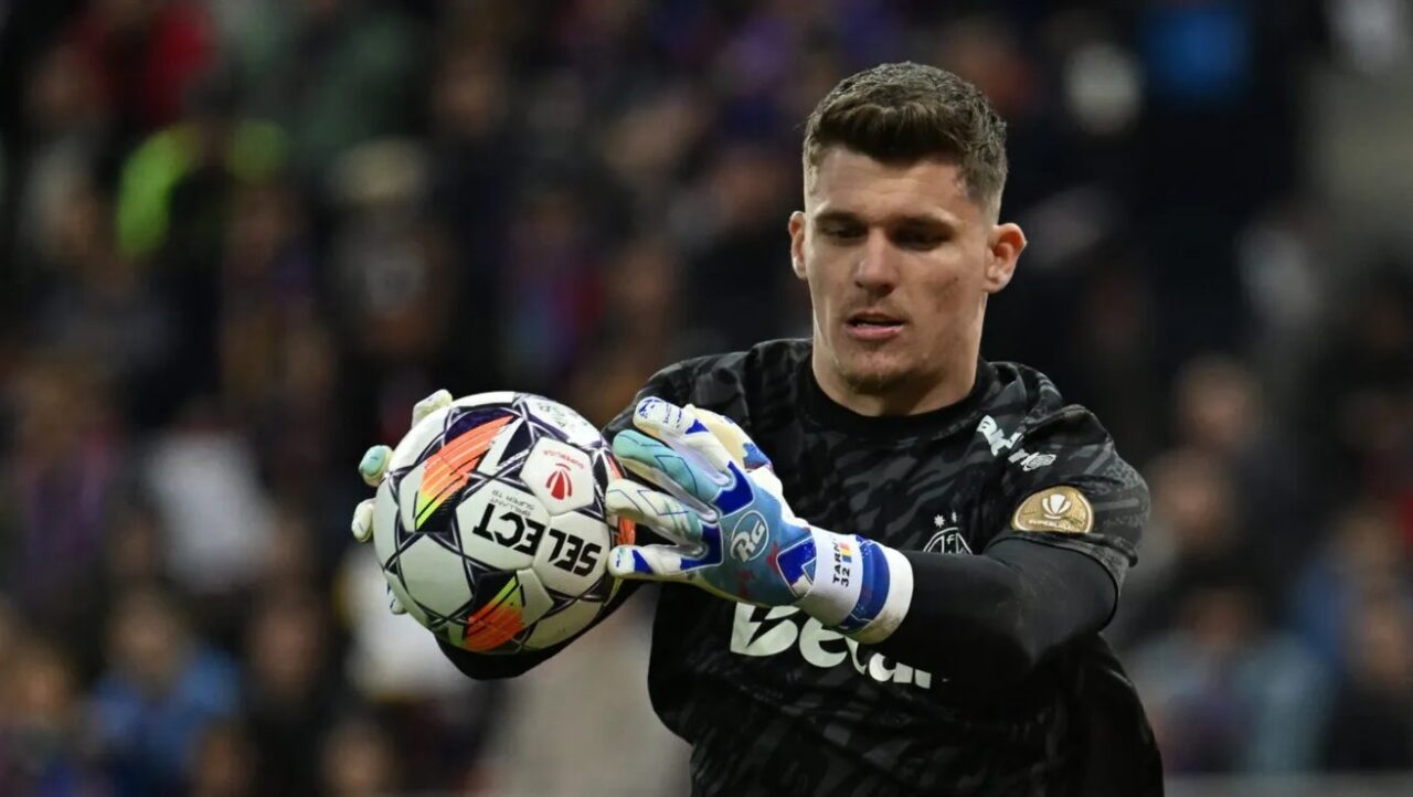 Târnovanu, în război cu ultrașii din galeria lui Mustață: „Banner la mișto”. A avut replică și pentru descinderea lui Gigi Becali în cantonament