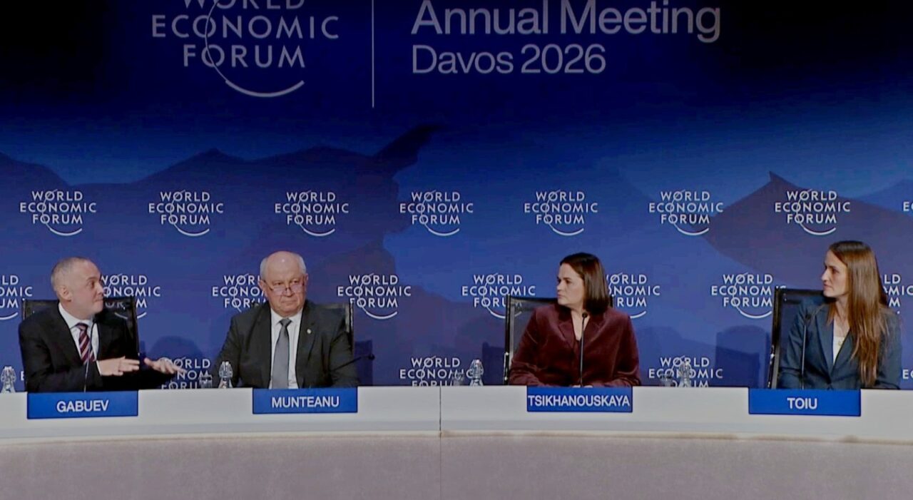 „Lovitură diplomatică” la Davos. Oana Țoiu a vorbit într-un panel unde erau reprezentanți ai Rusiei, Belarusului și Republicii Moldova