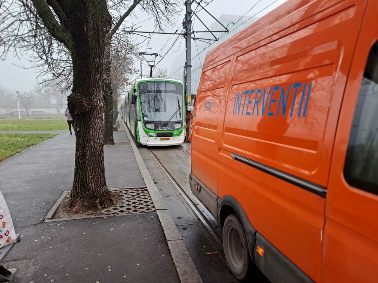 Un tramvai Imperio s-a defectat și a blocat una dintre cele mai importante linii din București