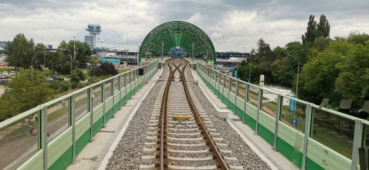 Câți pasageri folosesc linia de tren dintre Gara de Nord și Aeroportul Otopeni, o investiţie de 120 de milioane de euro